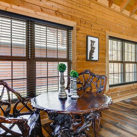 Riverfront Cabin With Hot Tub - 3 Miles To Dollywood Пиджен-Фордж Экстерьер фото