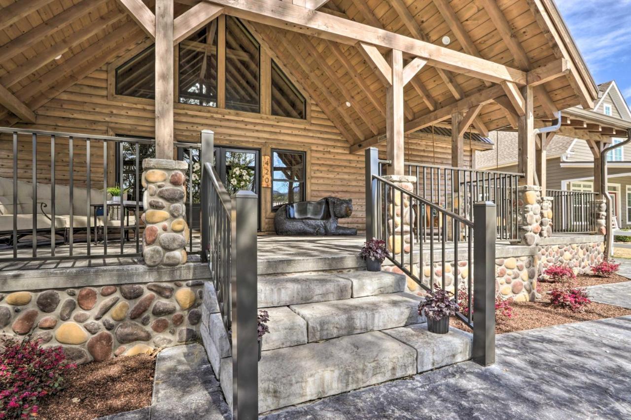 Riverfront Cabin With Hot Tub - 3 Miles To Dollywood Пиджен-Фордж Экстерьер фото