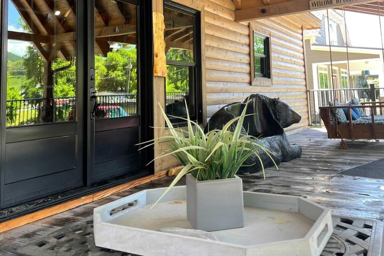 Riverfront Cabin With Hot Tub - 3 Miles To Dollywood Пиджен-Фордж Экстерьер фото