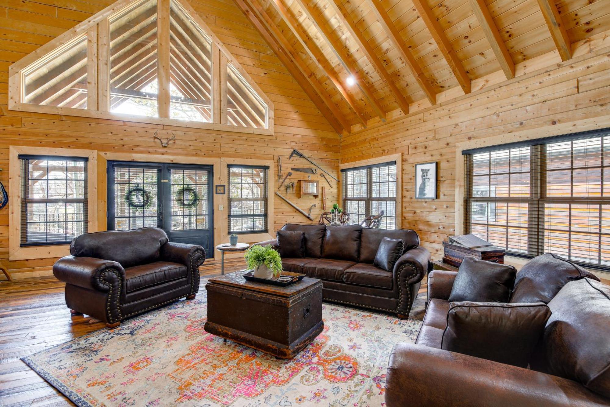 Riverfront Cabin With Hot Tub - 3 Miles To Dollywood Пиджен-Фордж Экстерьер фото