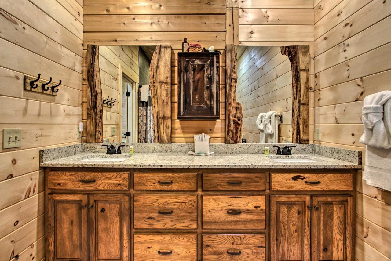 Riverfront Cabin With Hot Tub - 3 Miles To Dollywood Пиджен-Фордж Экстерьер фото